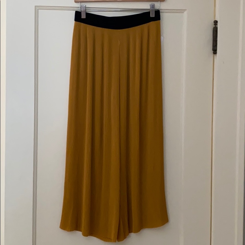 Zara flow pant in yellow